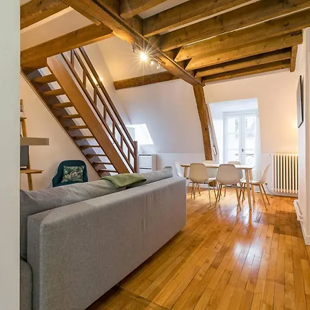 La Plume Aux Pieds Du Parvis Saint Jean Apartment *